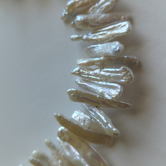 Vintage Stick Pearls from Hawaii - Picture 2 of 4